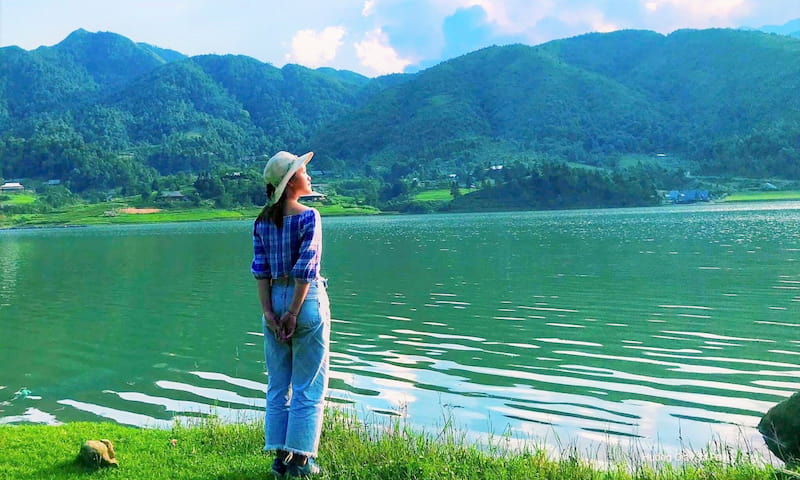 Hồ Séo Mý Tỷ hiện lên với vẻ đẹp thơ mộng