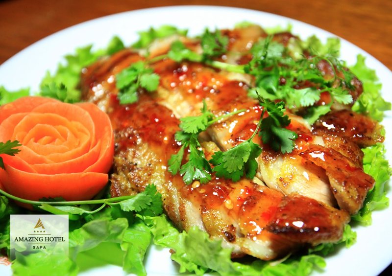 Lợn cắp nách Sapa - Cái tên mô tả cách mang lợn ra chợ